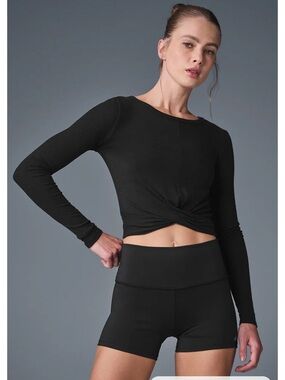 Black Twist-Front cover Long Sleeve Crop Top - Women
